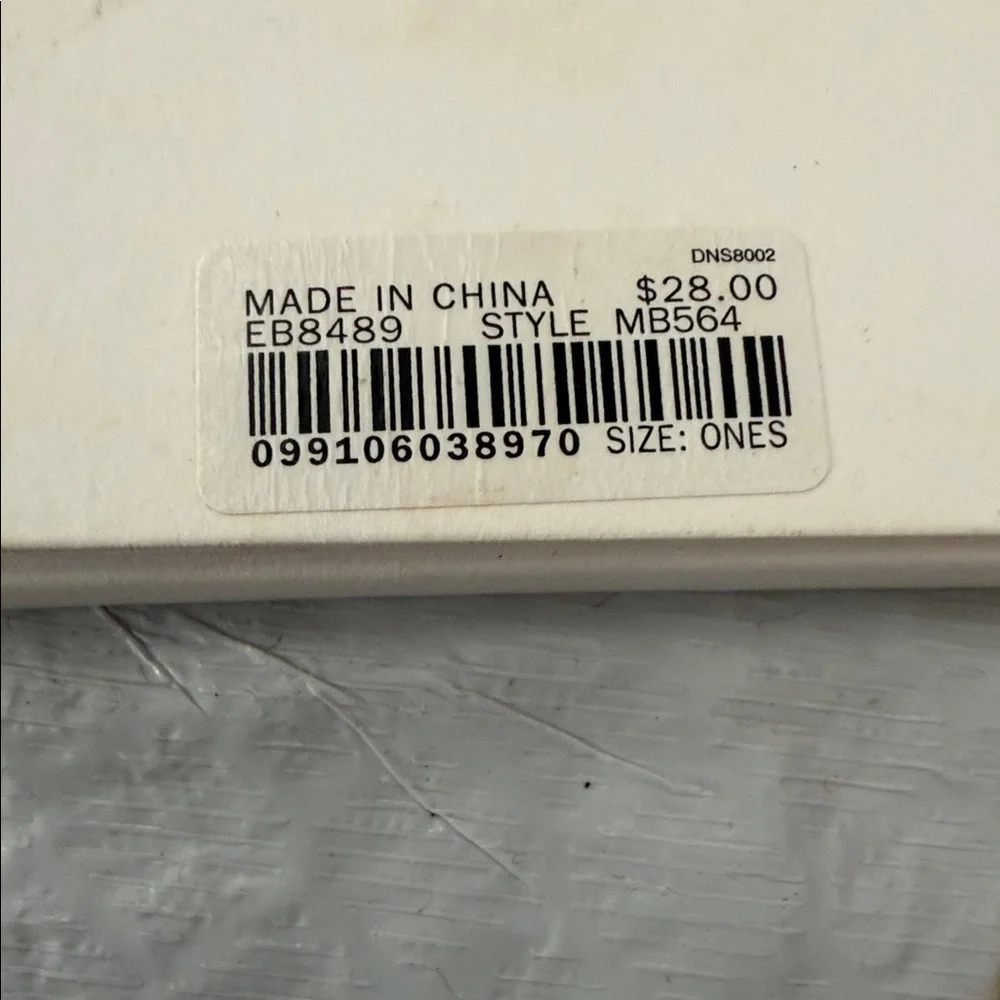 Madewell Elegant Gold Necklace with Pearl Accent - Picture 4 of 4